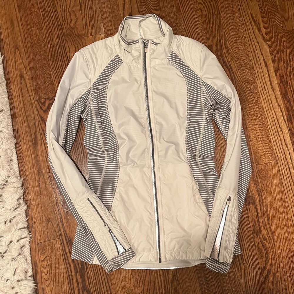 Lululemon Jacket with Water Resistant White Accents, size 4
